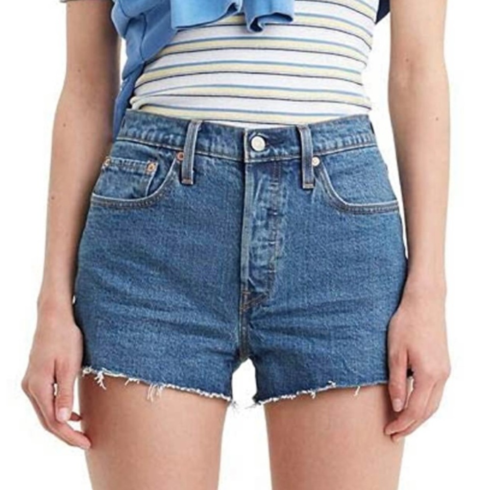 NWT Levi’s 501 High Rise Button Fly Raw Hem Denim Shorts Size 34
